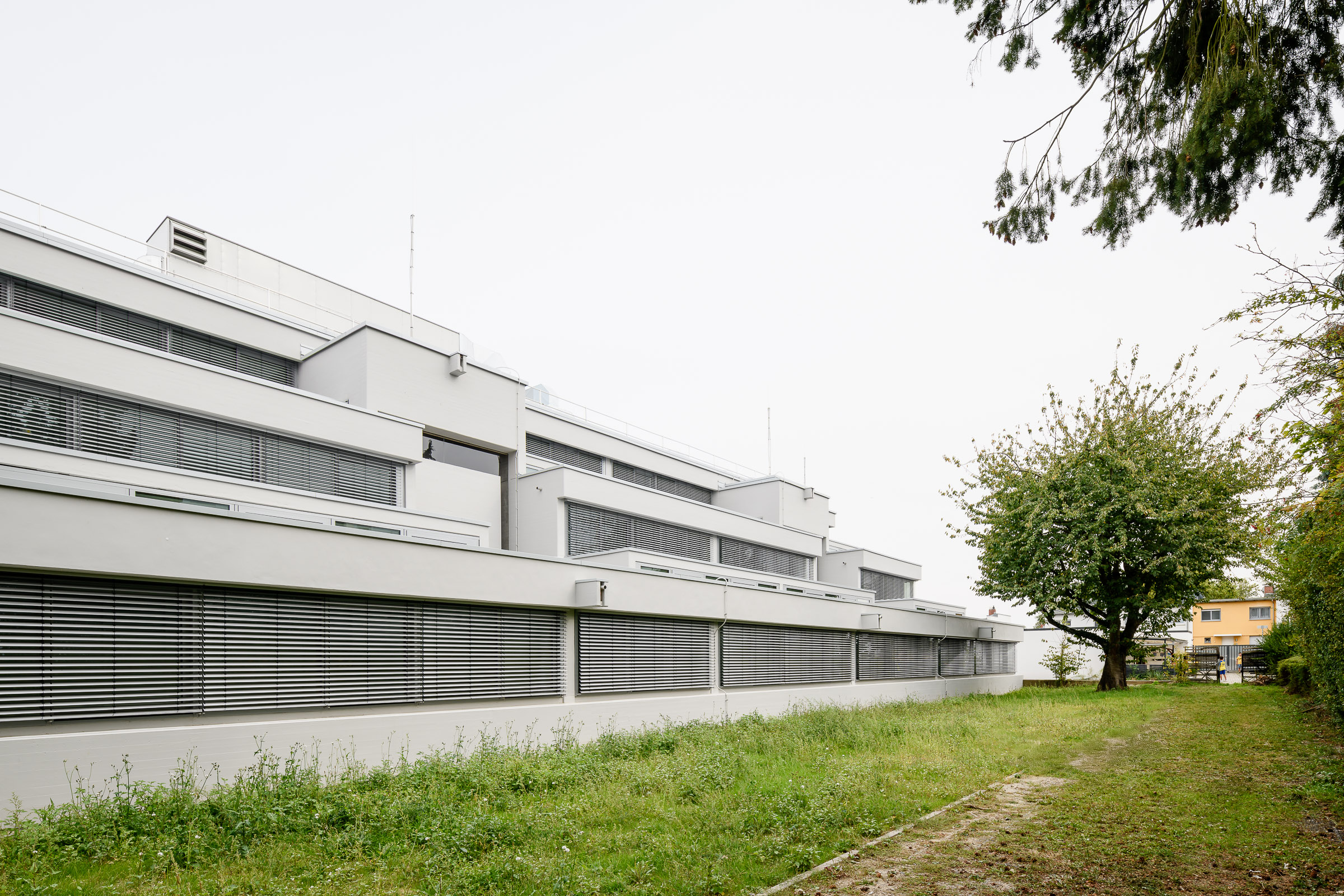 Sanierung des Bauteils B der Otto-Hahn-Schule Frankfurt Nieder-Eschbach - Berthold Scharrer Architektur