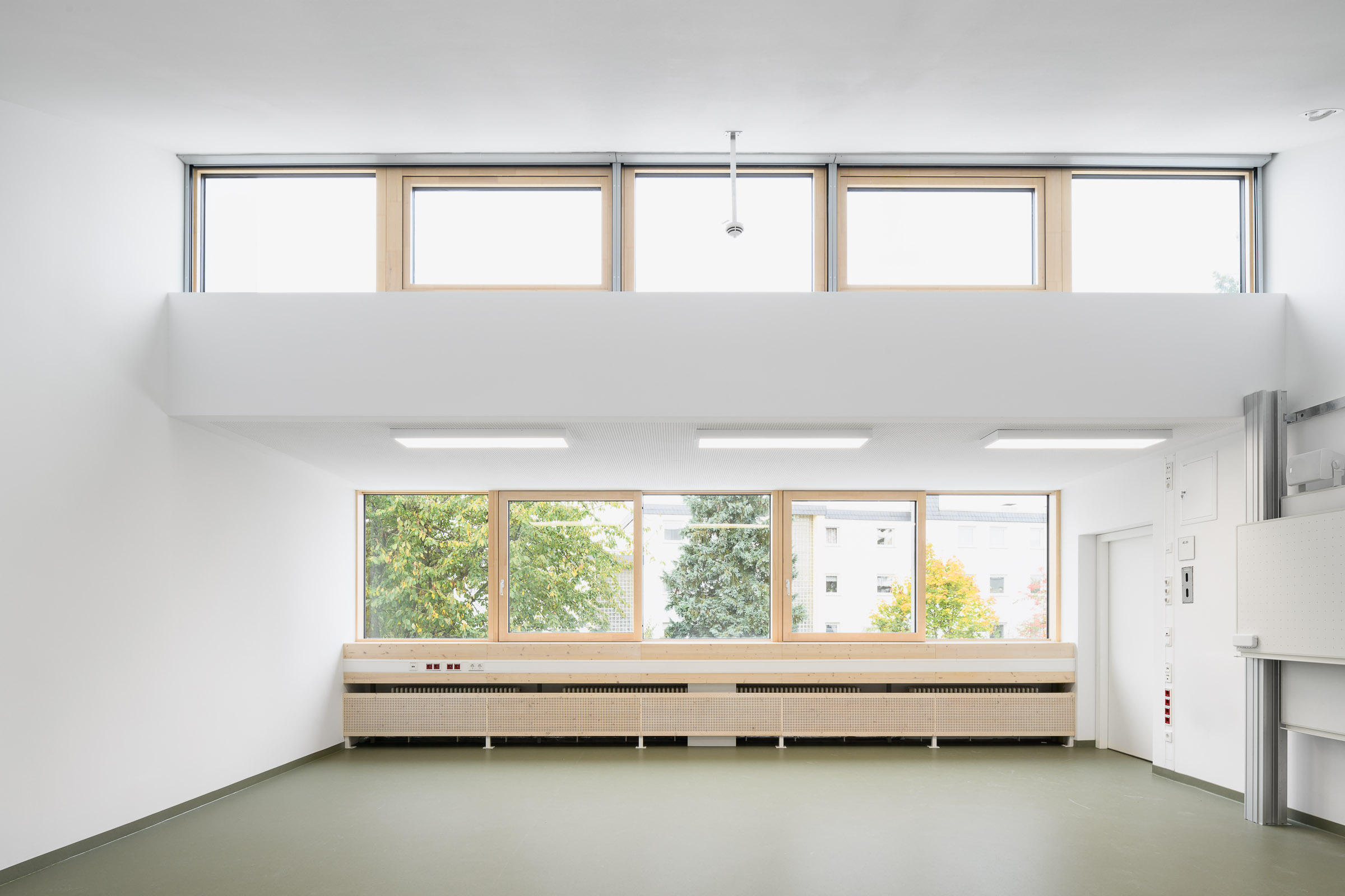 Sanierung des Bauteils B der Otto-Hahn-Schule Frankfurt Nieder-Eschbach - Berthold Scharrer Architektur
