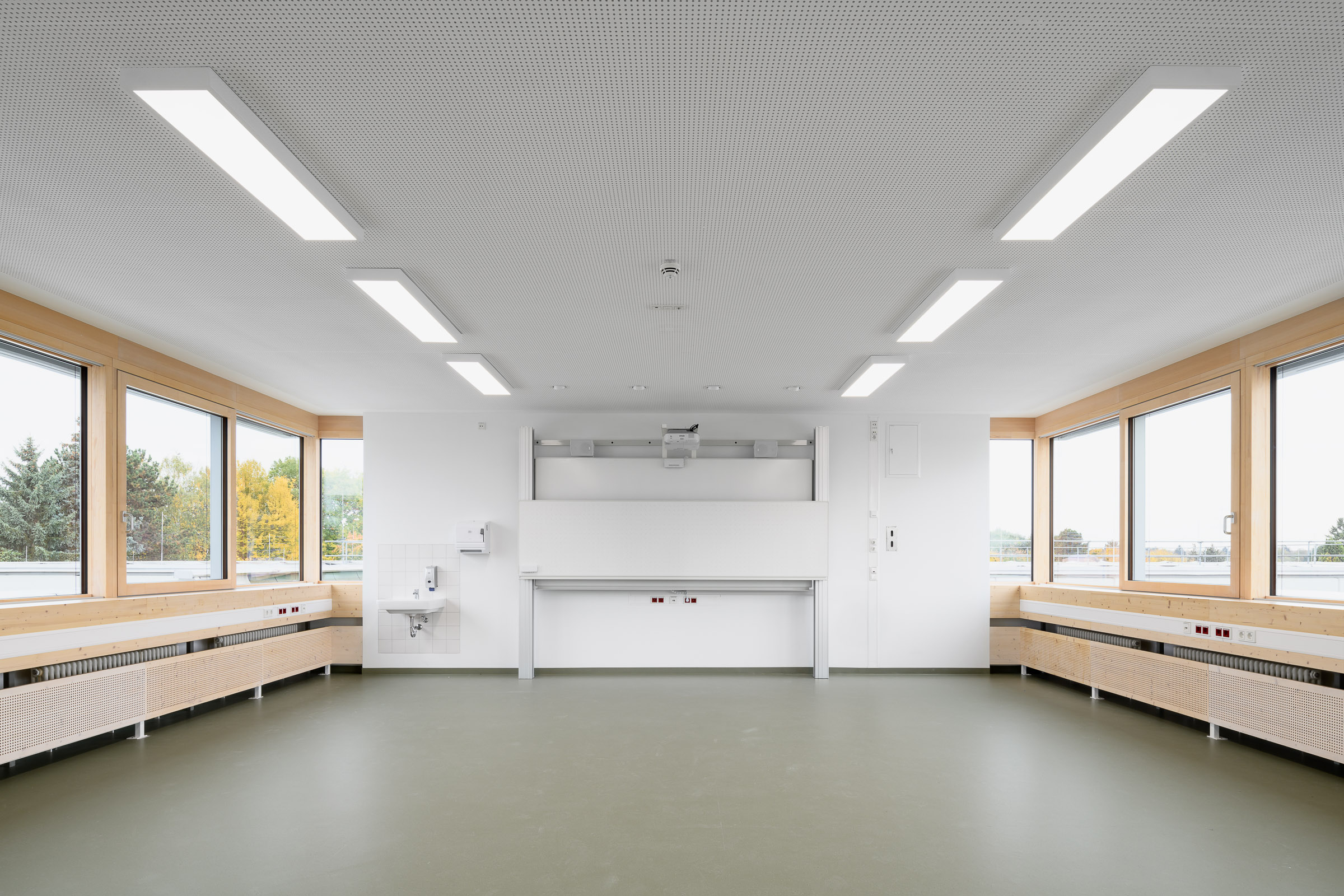 Sanierung des Bauteils B der Otto-Hahn-Schule Frankfurt Nieder-Eschbach - Berthold Scharrer Architektur